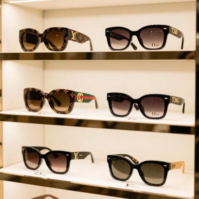 SUNGLASS